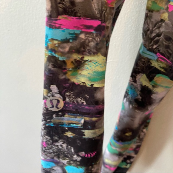 Lululemon Fast and Free High Rise Crops size 2 - Picture 4 of 7